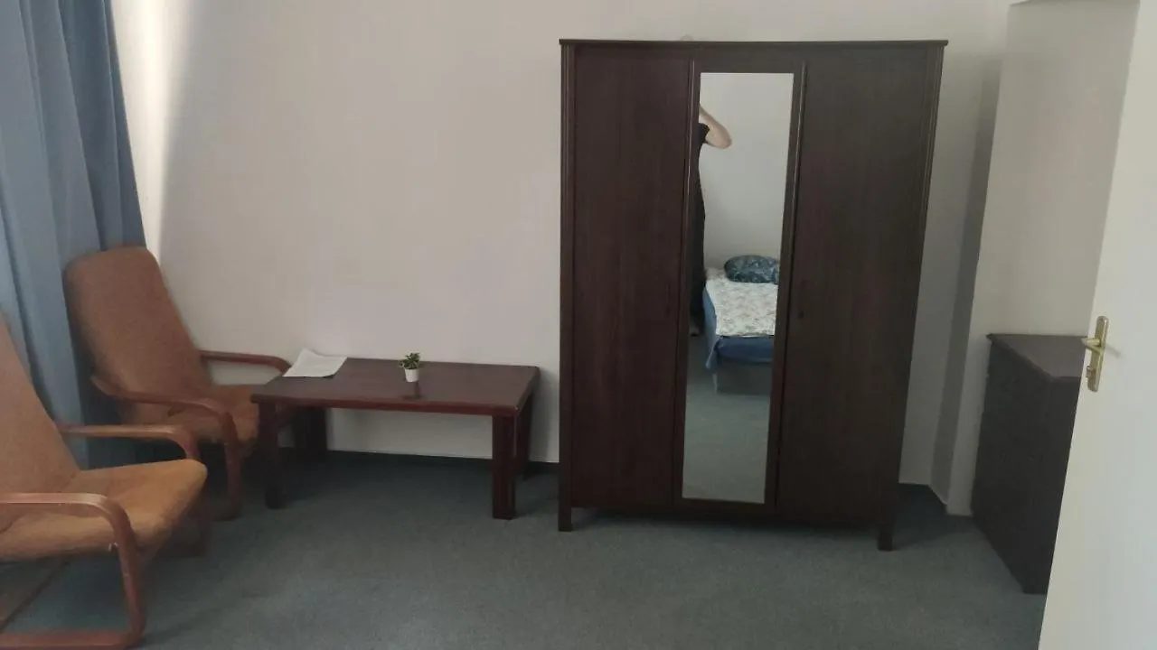 Rooms In The Centrum Of Warsaw 0*,
